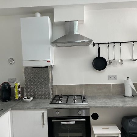 High Barnet Studio Flat Apartment Luaran gambar